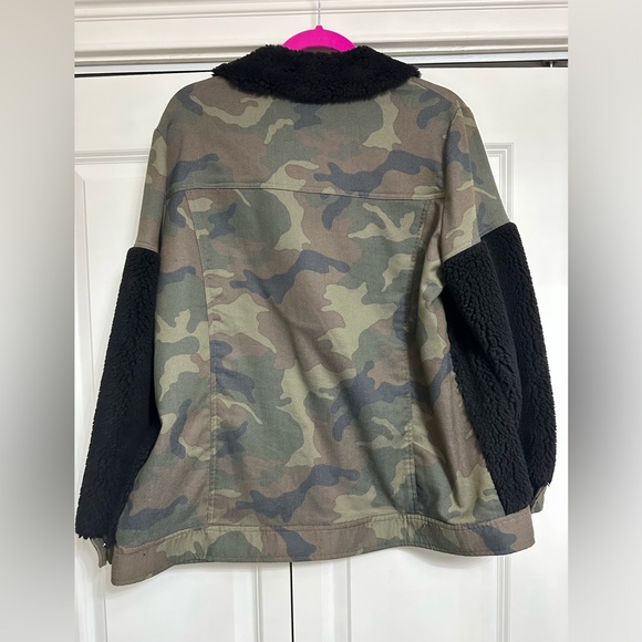 Drew Camo and Sheerling Jacket - Picture 3 of 3